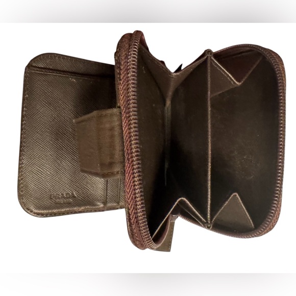Prada compact wallet brown nylon and Saviano leather separate zipper change area - Picture 6 of 11